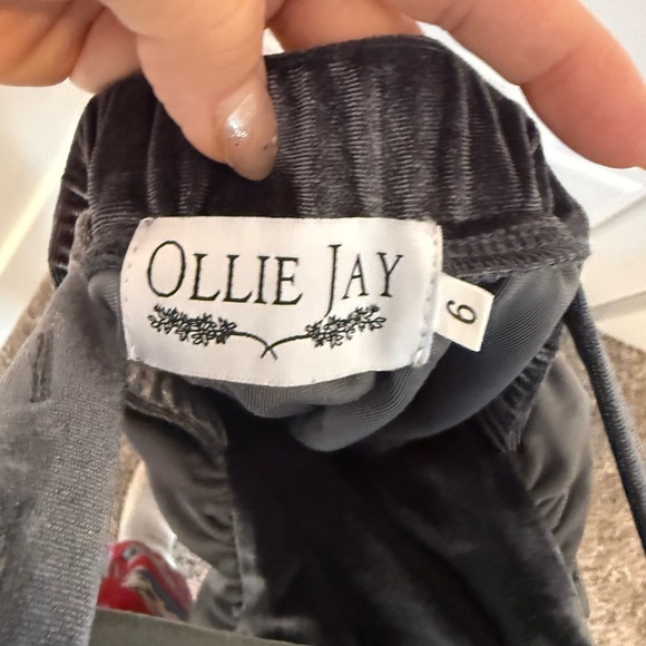 Ollie Jay Girls Velvet Dress Grey Size 6 Apron - Picture 3 of 3